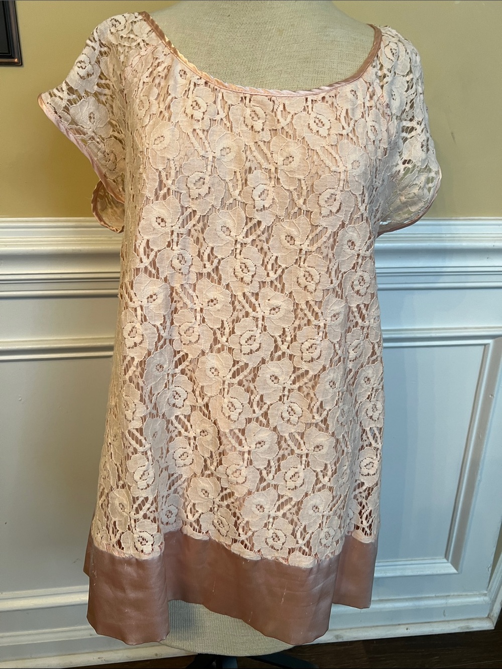 Ultra Pink Blush Lace Overlay Short Sleeve Tunic